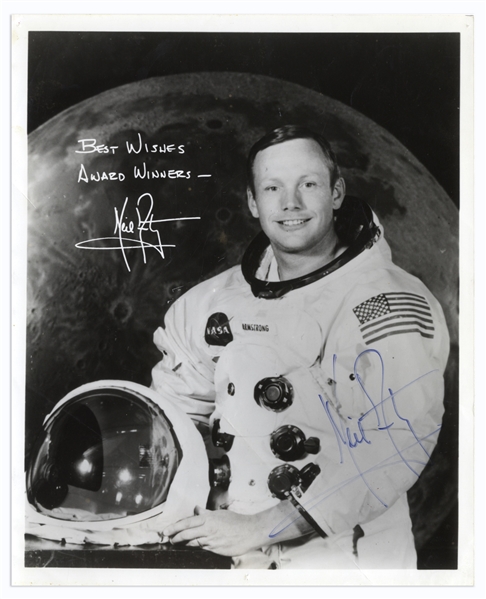 Neil Armstrong Signed 8'' x 10'' Photo -- Uninscribed -- With Steve Zarelli COA